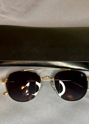 Lunettes de soleil YEVE or/noir unisex neuves avec étui cadeau Noel, marque: Yeve, état: Neuf sans étiquette, 59,00 €, 62,65 € Protection acheteurs incluse