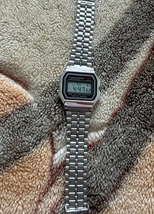 Montre vintage style casio gris y2k, marque: CASIO, état: Neuf sans étiquette, taille: Taille unique, 11,50 €, 12,78 € Protection acheteurs incluse