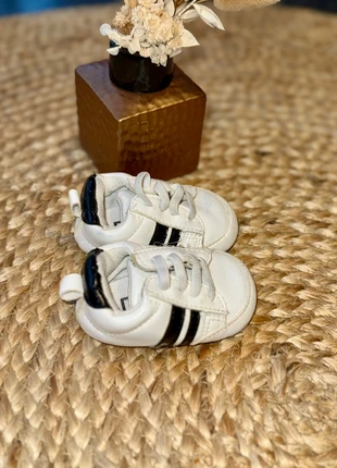 Basket 0/6mois, condizioni: Buone, taglia: 17, €1.50, €2.28 include la Protezione acquisti