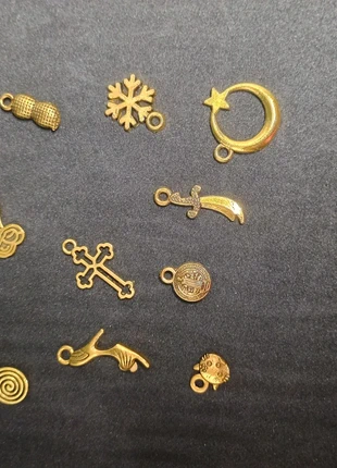 Lot de 10 breloques pendentifs charms fantaisie doré, état: Neuf sans étiquette, 1,00 €, 1,75 € Protection acheteurs incluse