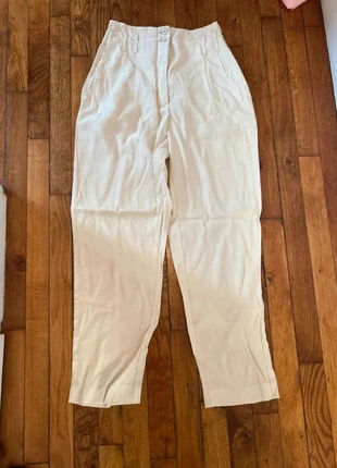 Pantalon crème Mango, marque: Mango, état: Très bon état, taille: M / 38 / 10, 10,00 €, 11,20 € Protection acheteurs incluse