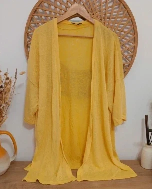 Kimono de tejido fino y fluido amarillo claro Lefties talla S, marque: Ideal, état: Bon état, taille: S / 36 / 8, 8,00 €, 9,10 € Protection acheteurs incluse
