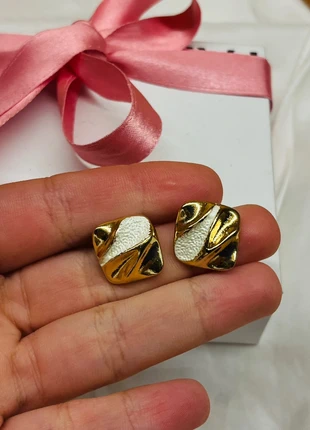 Orecchini bianchi e oro, brand: INOX, condizioni: Nuovo con cartellino, €5.50, €6.48 include la Protezione acquisti Pro