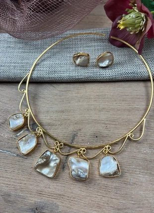 Magnifique ras de cou et bo nacre., état: Très bon état, 18,00 €, 19,60 € Protection acheteurs (Pro) incluse