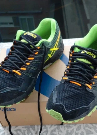 Zapatillas de trekking asics talla 39, marca: Asics, estado: Muy bueno, tamaño: 39, 20,00 €, 21,70 € Protección al comprador incluida