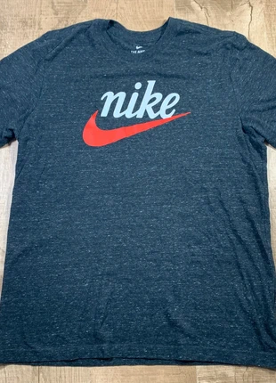 Teeshirt / Nike Script & Swoosh / L / 52×72cm / Just vibe it / 0563, marque: Nike, état: Bon état, taille: L, 5,00 €, 5,95 € Protection acheteurs (Pro) incluse