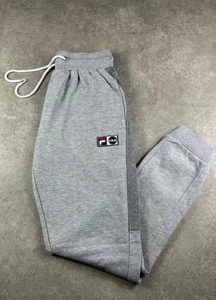 jogging Fila Beige taille S, brand: FILA, condizioni: Ottime, taglia: S, €15.00, €16.45 include la Protezione acquisti