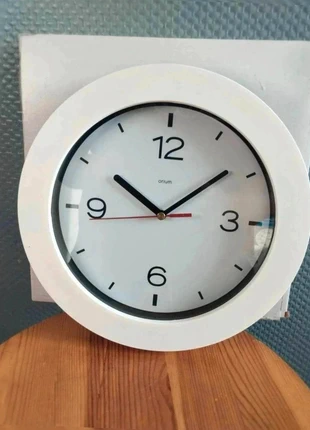 Horloge murale Orium blanche – design sobre et moderne, marque: Amazon, état: Très bon état, 4,00 €, 4,90 € Protection acheteurs incluse