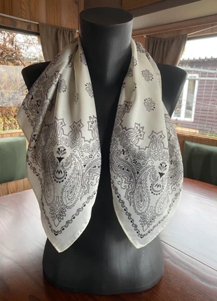 Carré de Soie Crème, marca: SOIE, estado: Muy bueno, 6,00 €, 7,00 € Protección al comprador Pro incluida