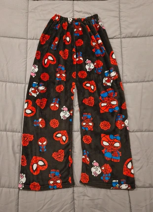 Pantalone gamba larga Hello Kitty x Spider Man, marque: Hello Kitty x Spider Man, état: Neuf sans étiquette, taille: S / 36 / 8, 12,00 €, 13,30 € Protection acheteurs incluse