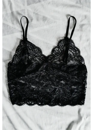 Lace cropped top see through (s), merk: Alternative, staat: Heel goed, maat: S / 36 / 8, € 6,99, € 8,04 inclusief Kopersbescherming Pro