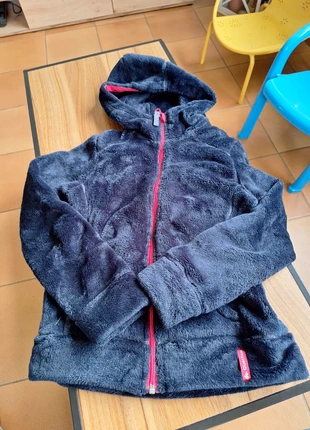 Veste chaude décathlon, merk: Quechua, staat: Heel goed, maat: 12 jaar / 152 cm, € 5,00, € 5,95 inclusief Kopersbescherming