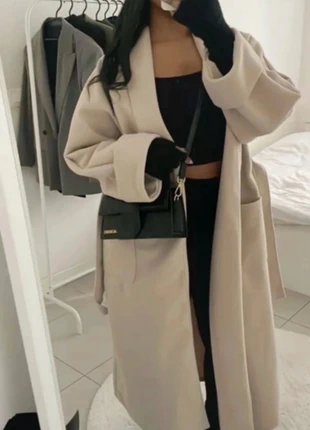 Manteau long avec ceinture, brand: Boutique indépendante, condizioni: Ottime, taglia: Taglia unica, €21.99, €23.79 include la Protezione acquisti