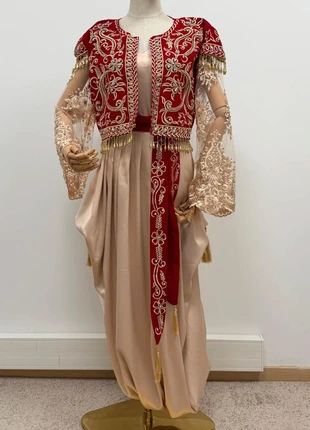 Robe ghlila robe algerienne taille 42/44, marque: sansnom., état: Neuf sans étiquette, taille: XL / 42 / 14, 130,00 €, 137,20 € Protection acheteurs incluse