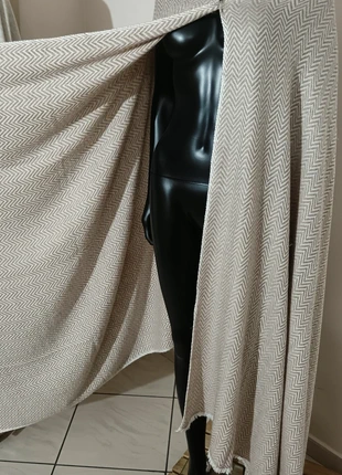 Coperta in exclusive cachemire misura circa 270X125 nuovo senza cartellino, brand: Cachemire, condizioni: Nuovo senza cartellino, taglia: Altro, €79.00, €83.65 include la Protezione acquisti