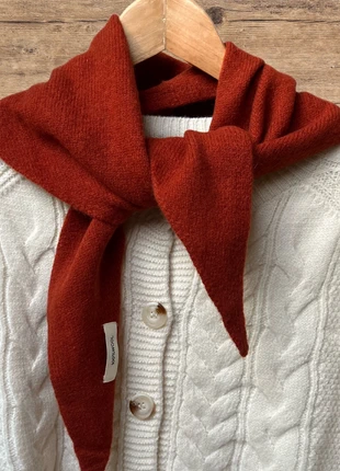 Écharpe triangulaire 100% laine rouge brique, marke: LAINE, zustand: Neu, 30,00 €, 32,20 € beinhaltet Vinted-Käuferschutz Pro