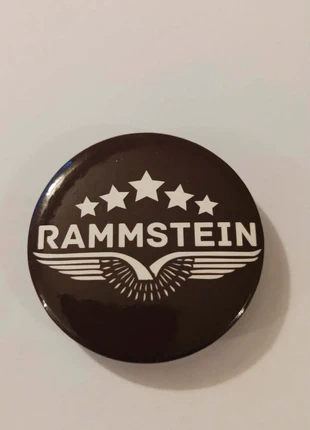 Badge "Rammstein" - très bon état (voir photos), marque: Rammstein, état: Très bon état, 3,00 €, 3,85 € Protection acheteurs incluse