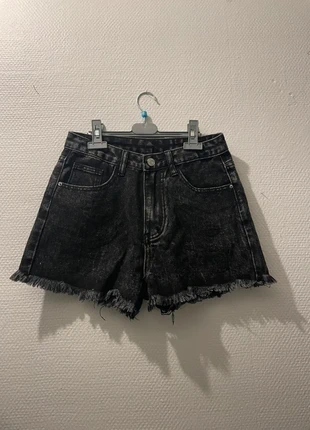 Short en jean noir effiloché – Taille XS – shein, brand: Shein, condition: New without tags, size: XS / 34 / 6, €5.00, €5.95 includes Buyer Protection