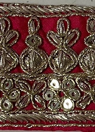 Chute galon brodé doré sur tissu rouge 16 cm x 3 cm, marque: Mercerie Indienne, état: Neuf sans étiquette, 4,50 €, 5,43 € Protection acheteurs incluse