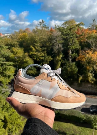 New Balance 327 Orange et Blanche Taille 37.5 Sneakers Femme, marque: New Balance, état: Très bon état, taille: 37.5, 35,00 €, 37,45 € Protection acheteurs incluse