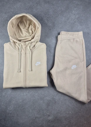 Ensemble Jogging Nike Beige Taille S, brand: Nike, condizioni: Ottime, taglia: S, €60.00, €63.70 include la Protezione acquisti
