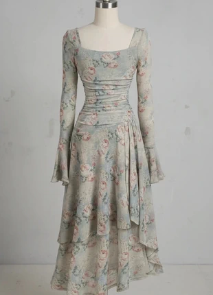 Robe Longue Vintage Fleurie – Élégante / Romantique / Bohème Renaissance / Bleu Poudré, marque: Maison Dareléa, état: Très bon état, taille: M / 38 / 10, 59,90 €, 63,60 € Protection acheteurs (Pro) incluse
