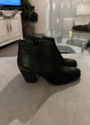 bottines noires myma, marque: Myma, état: Satisfaisant, taille: 36, 5,00 €, 5,95 € Protection acheteurs incluse