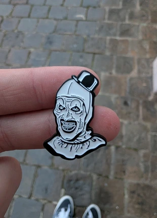 Pin's art the clown terrifier, brand: terrifier, condizioni: Ottime, €2.99, €3.84 include la Protezione acquisti Pro