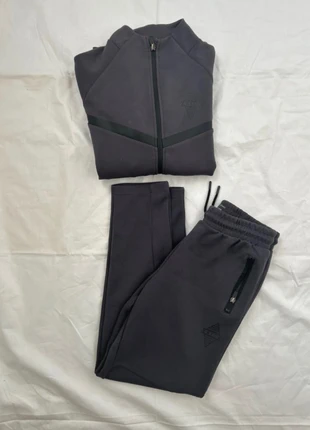 Abbigliamento sportivo bambino, marque: Primark, état: Très bon état, taille: 14 ans / 164 cm, 15,00 €, 16,45 € Protection acheteurs incluse