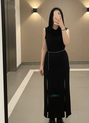 Robe longue gothique noire avec capuche et fente – Taille S, marque: UmbraLace, état: Très bon état, taille: S / 36 / 8, 37,90 €, 40,50 € Protection acheteurs (Pro) incluse