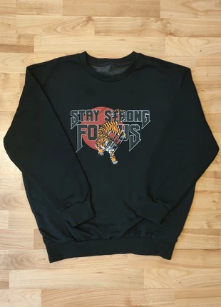 Pull Sweat Vintage Y2K Flying Tiger taille M noir Stay Strong Focus, marke: Flying Tiger, zustand: Sehr gut, größe: M, 25,00 €, 26,95 € inklusive Vinted-Käuferschutz