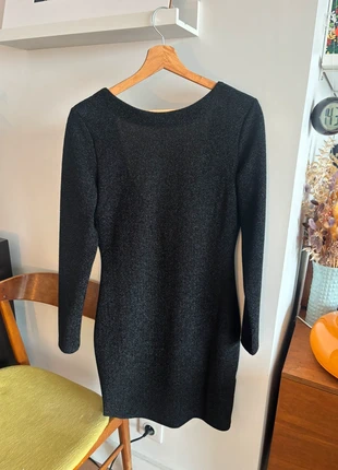 Robe dos nu irisée H&M, marque: H&M, état: Neuf sans étiquette, taille: M / 38 / 10, 5,00 €, 5,95 € Protection acheteurs incluse