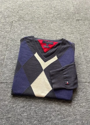 Pull, tommy Hilfiger ,pull col V bleu marine, blanc et gris à motif de saison, logo drapeau taille L, brand: Tommy Hilfiger, condizioni: Ottime, taglia: L, €23.00, €24.85 include la Protezione acquisti