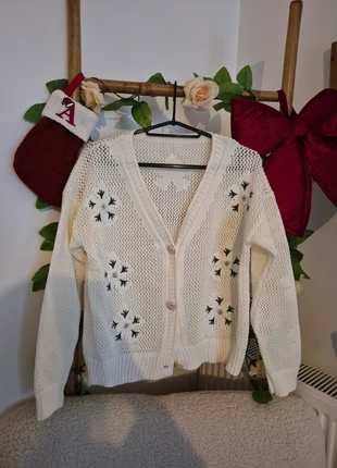 Gilet blanc motif fleurs taille S neuf, marque: Shein, état: Neuf sans étiquette, taille: S / 36 / 8, 3,00 €, 3,85 € Protection acheteurs incluse