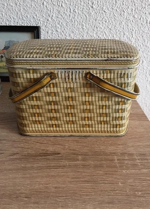 Prachtig vintage blik in vorm van een picknickmand, marque: Made in great britain, état: Bon état, 9,95 €, 11,15 € Protection acheteurs incluse