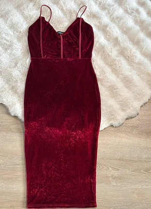 Jolie robe rouge, marque: PrettyLittleThing, état: Neuf sans étiquette, taille: XS / 34 / 6, 6,00 €, 7,00 € Protection acheteurs incluse
