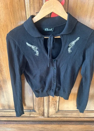 Cardigan revolvers, marke: Revival, zustand: Sehr gut, größe: S / 36 / 8, 15,00 €, 16,45 € inklusive Vinted-Käuferschutz
