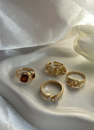 Vintage rings, marque: Vintage Dressing, état: Très bon état, taille: Ajustable, 8,00 €, 9,10 € Protection acheteurs (Pro) incluse