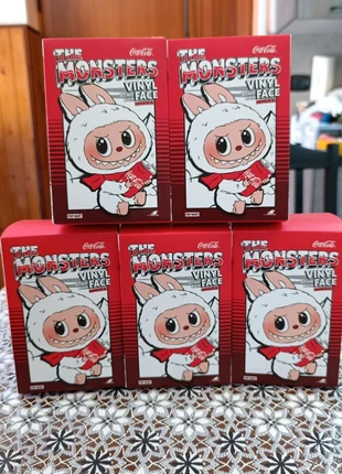 Labubu Coca Cola, marque: labubu, état: Neuf avec étiquette, taille: 5 ans / 110 cm, 9,90 €, 11,10 € Protection acheteurs incluse