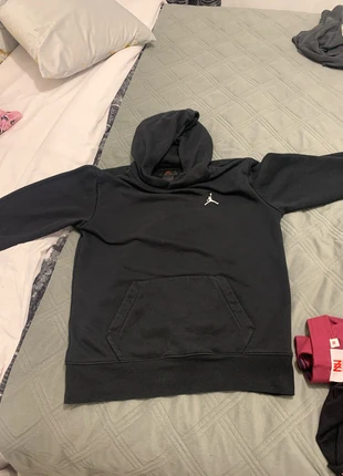 Vends Sweat Nike, Jordan, taille XL, enfants de 13 à 15 ans, marque: Jordan, état: Très bon état, taille: S, 15,00 €, 16,45 € Protection acheteurs incluse