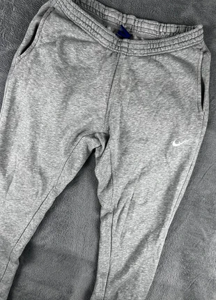 Nike Men’s Jogger Pants Size L – Classic Sportswear, marque: Nike, état: Très bon état, taille: L, 19,00 €, 20,65 € Protection acheteurs incluse