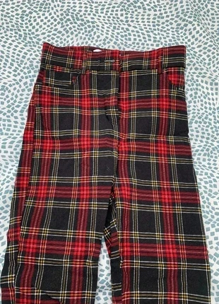 pantalon taille haute de chez Primark, marque: Primark, état: Très bon état, taille: XS / 34 / 6, 4,00 €, 4,90 € Protection acheteurs incluse