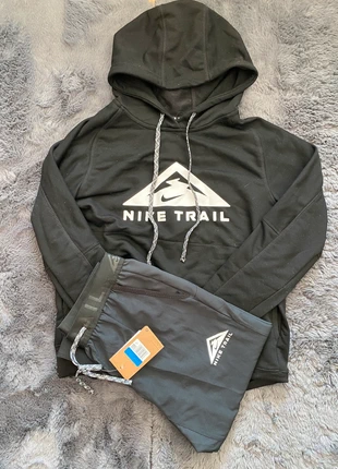Ensemble Nike Trail Noir Neuf avec étiquette, marque: Nike, état: Neuf avec étiquette, taille: M, 98,80 €, 104,44 € Protection acheteurs incluse