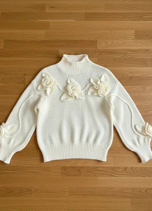 Pull blanc à col montant et fleurs en relief – Taille M – chic romantique hiver élégant, merk: Maison Lyséa, staat: Heel goed, maat: M / 38 / 10, € 56,83, € 60,37 inclusief Kopersbescherming