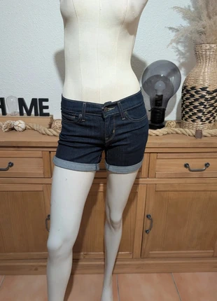 Short Levi's, brand: Levi's, condition: Very good, size: XS / 34 / 6, €25.00, €26.95 includes Buyer Protection Pro