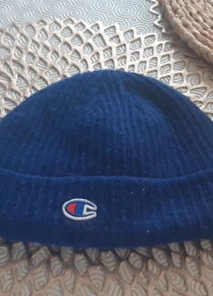 Bonnet laine champion, marke: Champion, zustand: Gut, größe: S, 5,00 €, 5,95 € inklusive Vinted-Käuferschutz