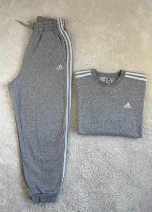 Ensemble survêtement jogging adidas original uni et brodé - M - gris blanc, marca: adidas, estado: Novo sem etiquetas, tamanho: M, €59.00, €62.65 inclui Proteção do Comprador Pro