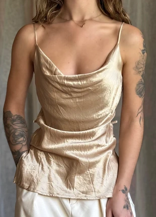 Débardeur Fluide Satiné Beige Doré Taille XS YGénération/ Beige satin-effect fluid tank top Size XS, marque: y generation, état: Très bon état, taille: XS / 34 / 6, 14,30 €, 15,72 € Protection acheteurs (Pro) incluse