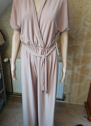 Combinaison neuve légère Beige, extensible Taille unique, marke: Made In Italy, zustand: Neu, mit Etikett, größe: Einheitsgröße, 20,00 €, 21,70 € inklusive Vinted-Käuferschutz