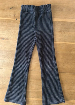 Pantalon velours évasé, marque: Kiabi, état: Très bon état, taille: 8 ans / 128 cm, 2,00 €, 2,80 € Protection acheteurs incluse